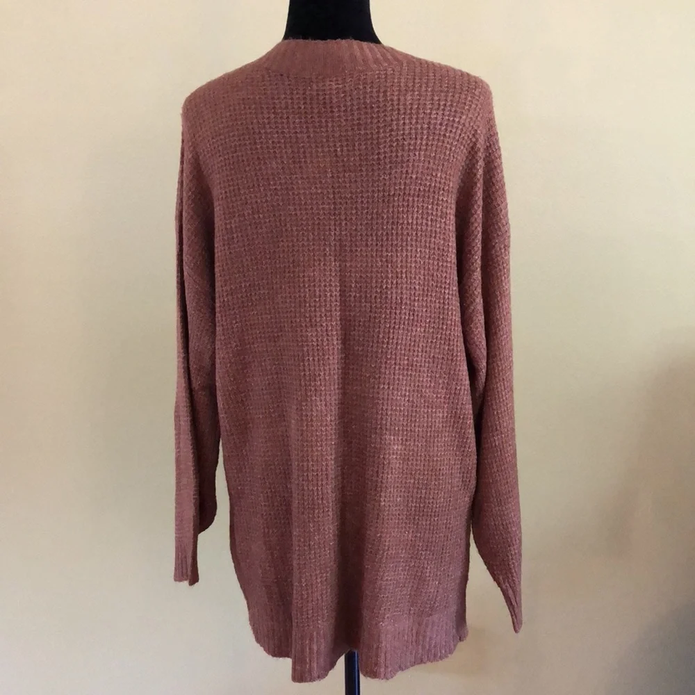 🔥NWT🔥 American Eagle Outfitters Women’s Oversized V-Neck Sweater - Picture 3 of 8